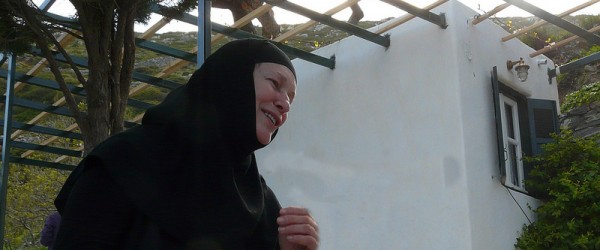 Amorgos, il sorriso di sorella Irini